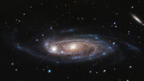 Imagen de galaxia espiral enviada por el Telescopio Espacial Hubble