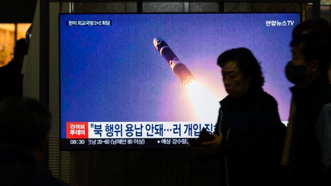 Corea del Norte lanza varios misiles al mar de Japón
